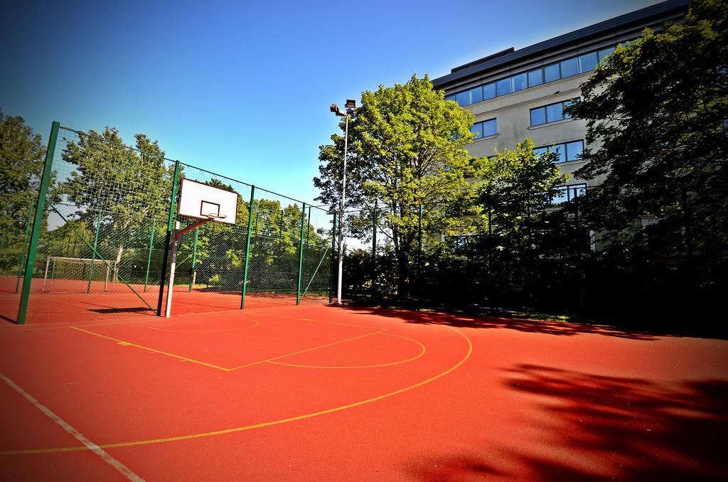P&O Serviced Apartments Fabryczna Varsavia Esterno foto