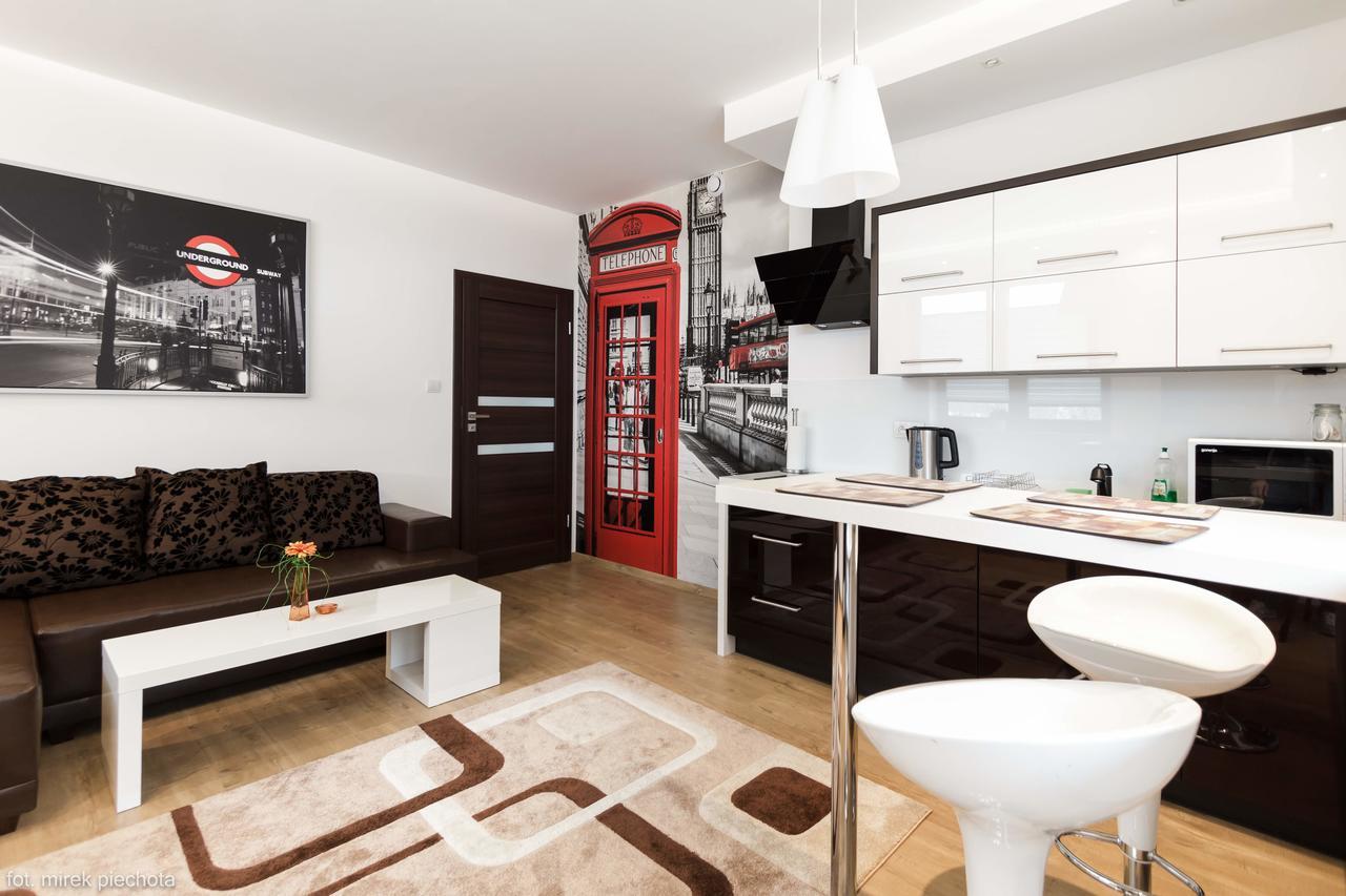 P&O Serviced Apartments Fabryczna Varsavia Esterno foto