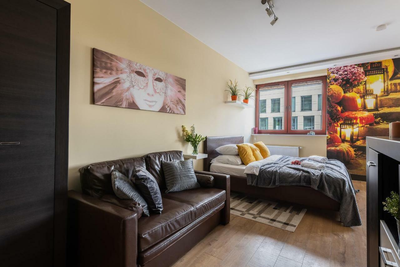 P&O Serviced Apartments Fabryczna Varsavia Esterno foto