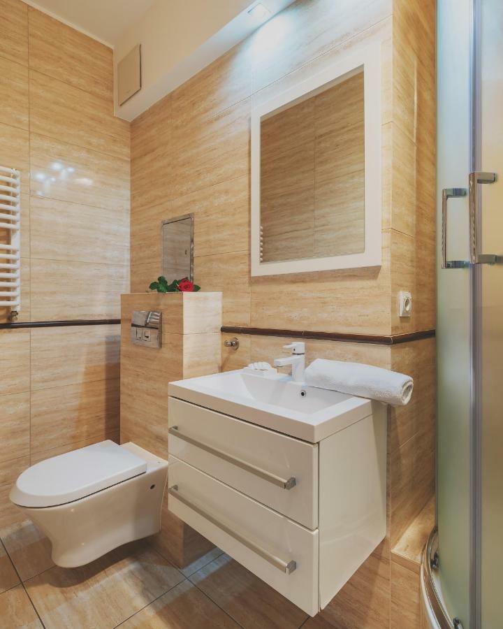 P&O Serviced Apartments Fabryczna Varsavia Esterno foto