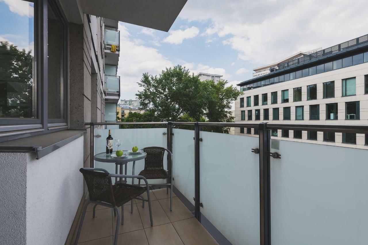 P&O Serviced Apartments Fabryczna Varsavia Esterno foto