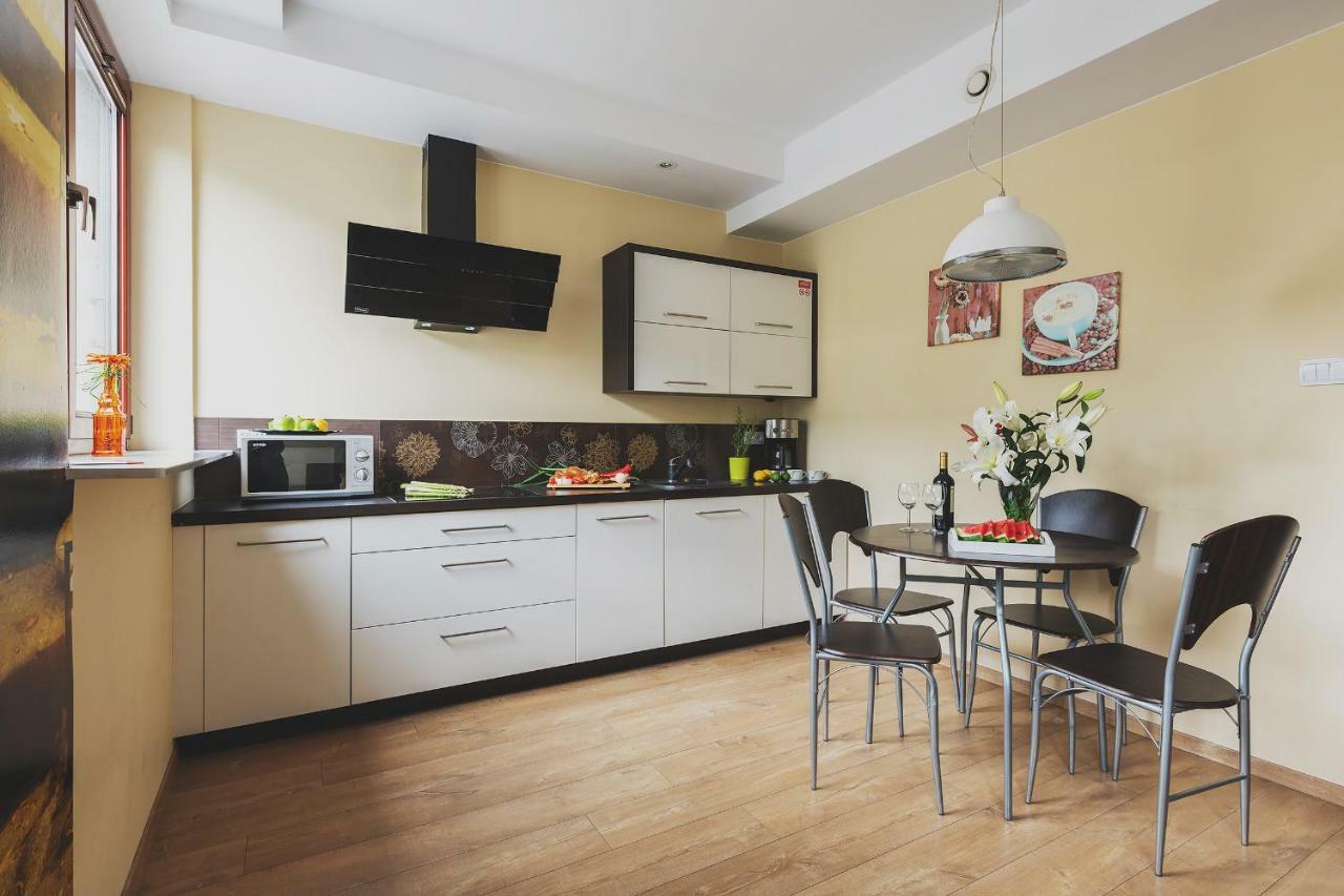 P&O Serviced Apartments Fabryczna Varsavia Esterno foto