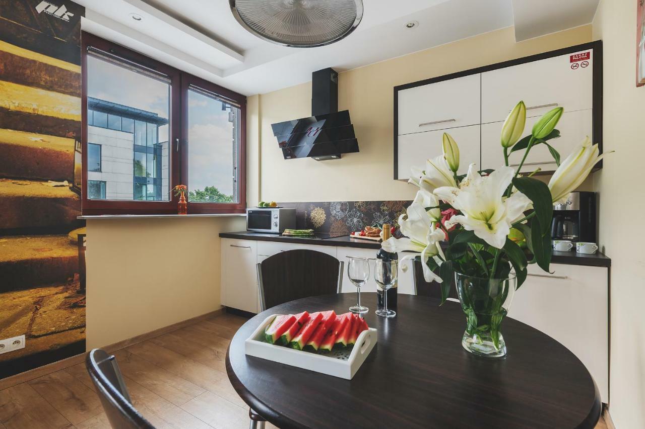 P&O Serviced Apartments Fabryczna Varsavia Esterno foto